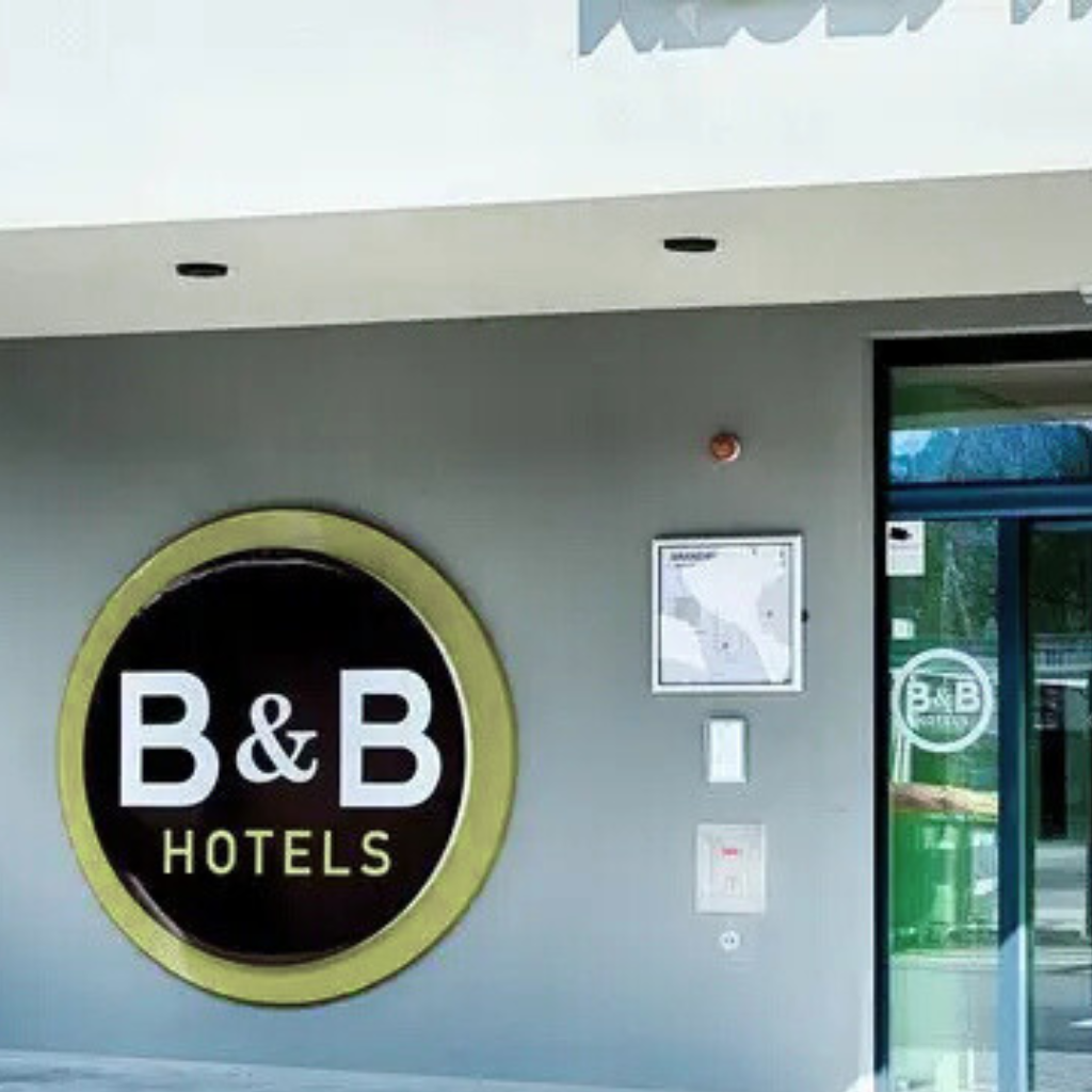 Zentral übernachten in Villach: Warum das B&B HOTEL der Geheimtipp für Urlaub, Business und Hundeliebhaber ist